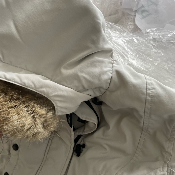 Authentic Canada Goose Kensington  Parka, colour: off white  
Size: XSmall - Picture 10 of 16